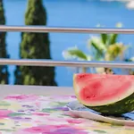 Davor - Two Bedroom With Sea View And Terrace Apartman *