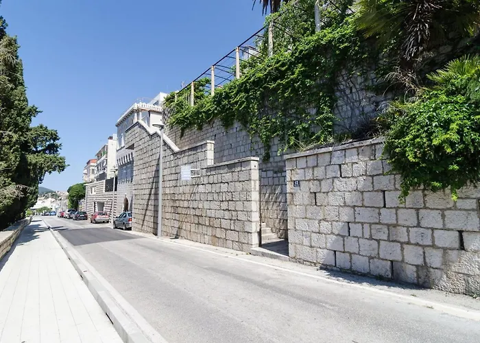 Davor - Two Bedroom With Sea View And Terrace