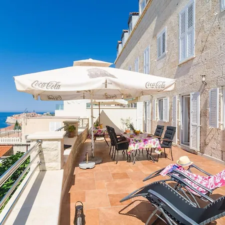 Davor - Two Bedroom With Sea View And Terrace アパート ドゥブロブニク